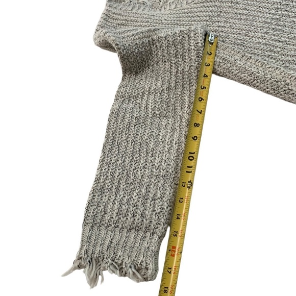 Vistique V-neck Frayed Sweater Size Medium - Picture 9 of 17